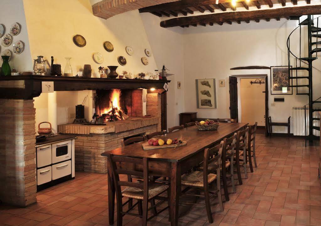 Agriturismo Poggiacolle Сан-Джиминьяно Экстерьер фото